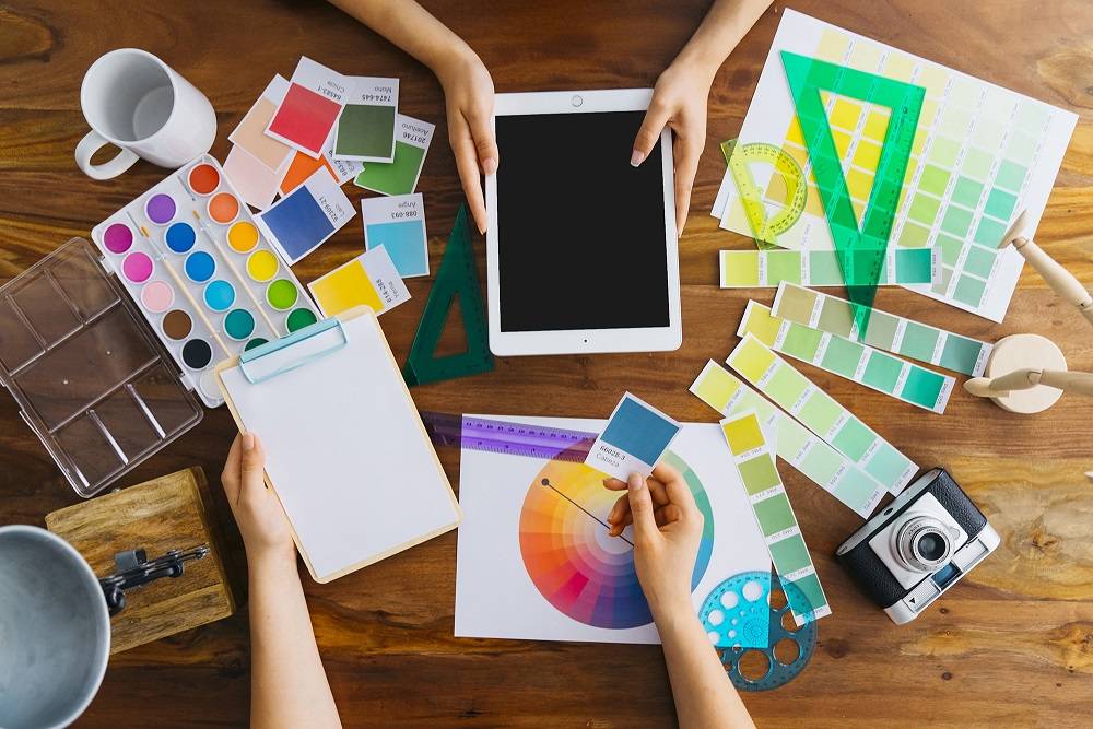 Graphic design tailored to user needs Graphic design tailored to user needs